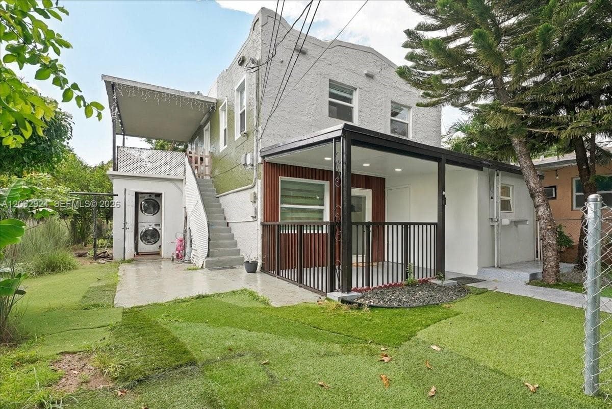 2388 NW 33rd St