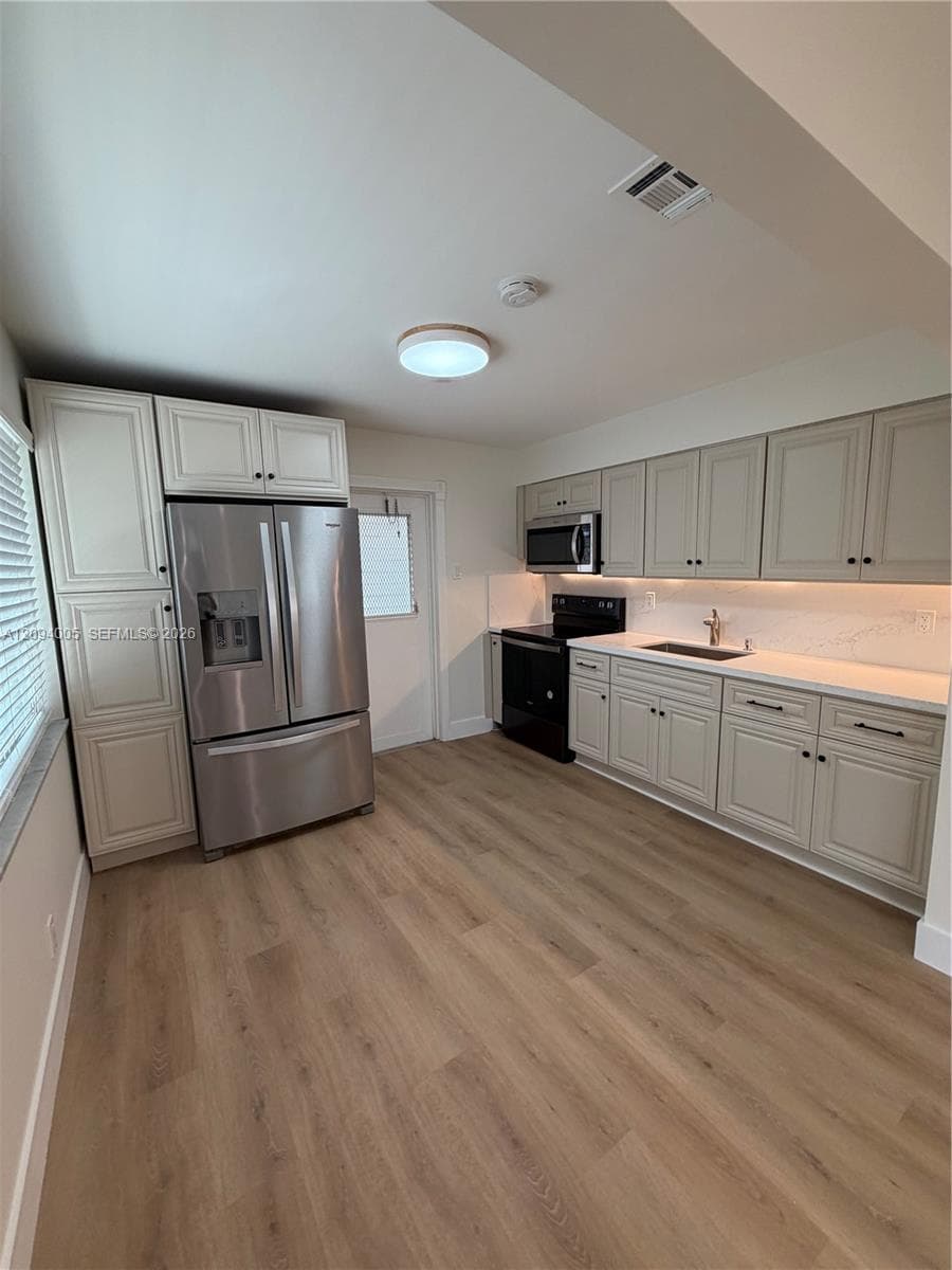 708 SW 7th Ave