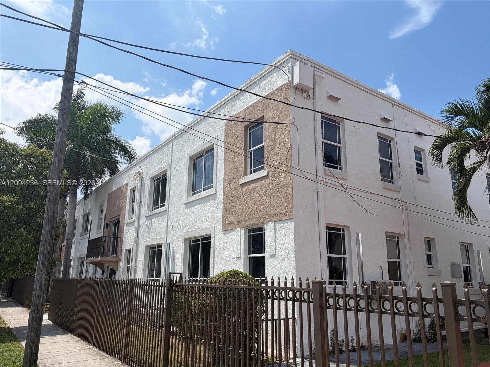 2425 SW 6th St