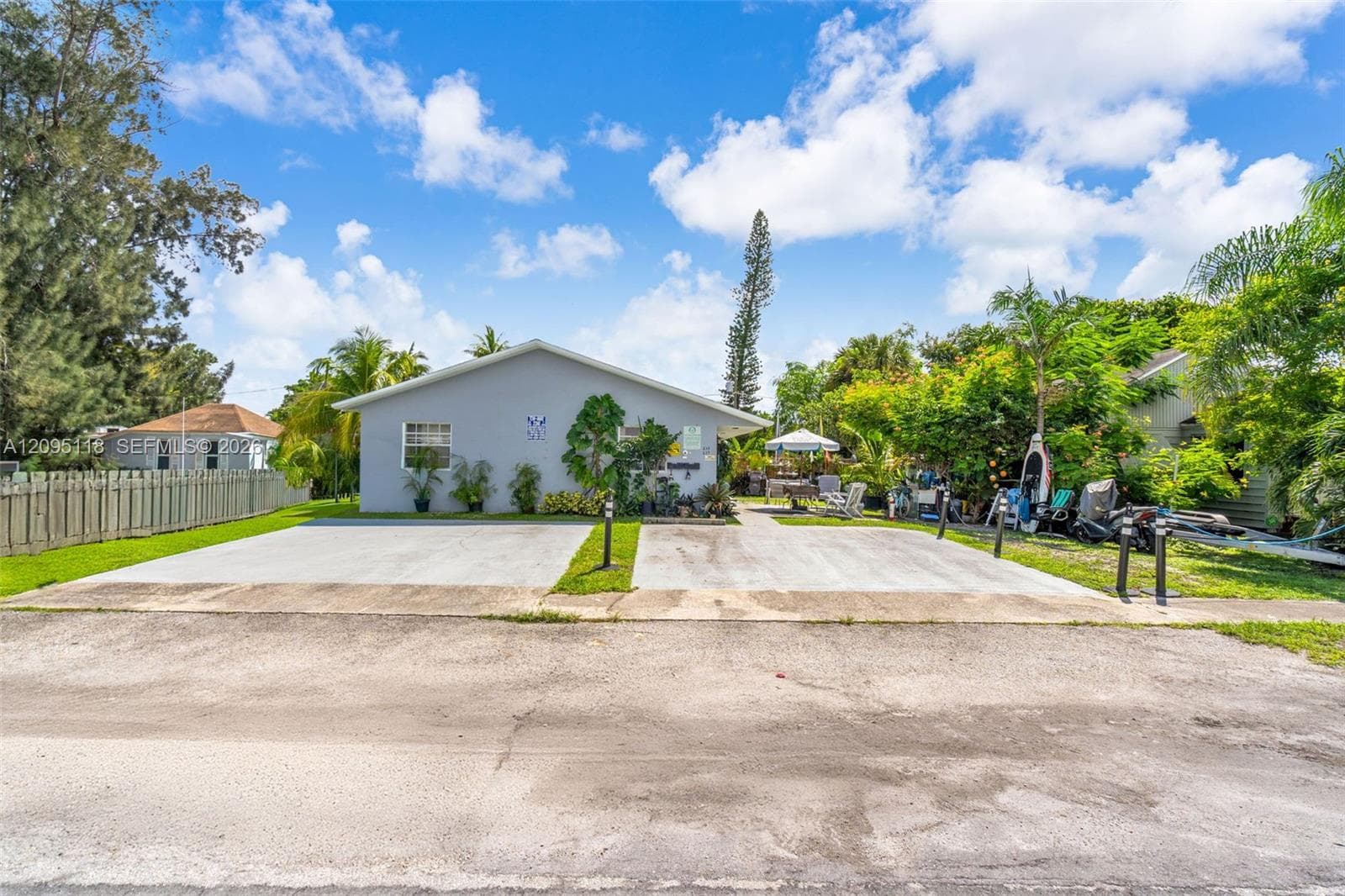 235-237 SW 12th St