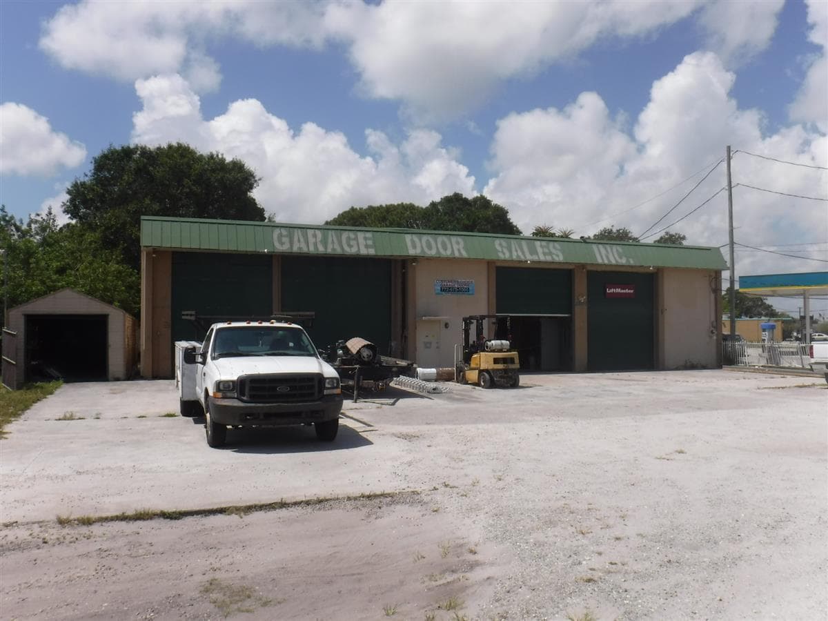 2807 Okeechobee Road