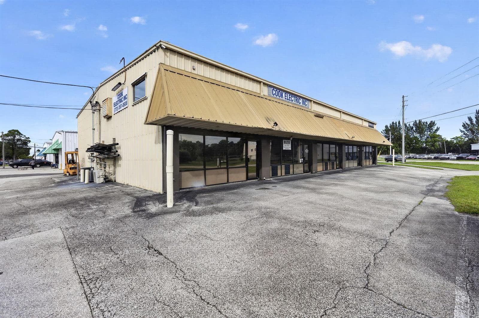 4248 SE COMMERCE Avenue
