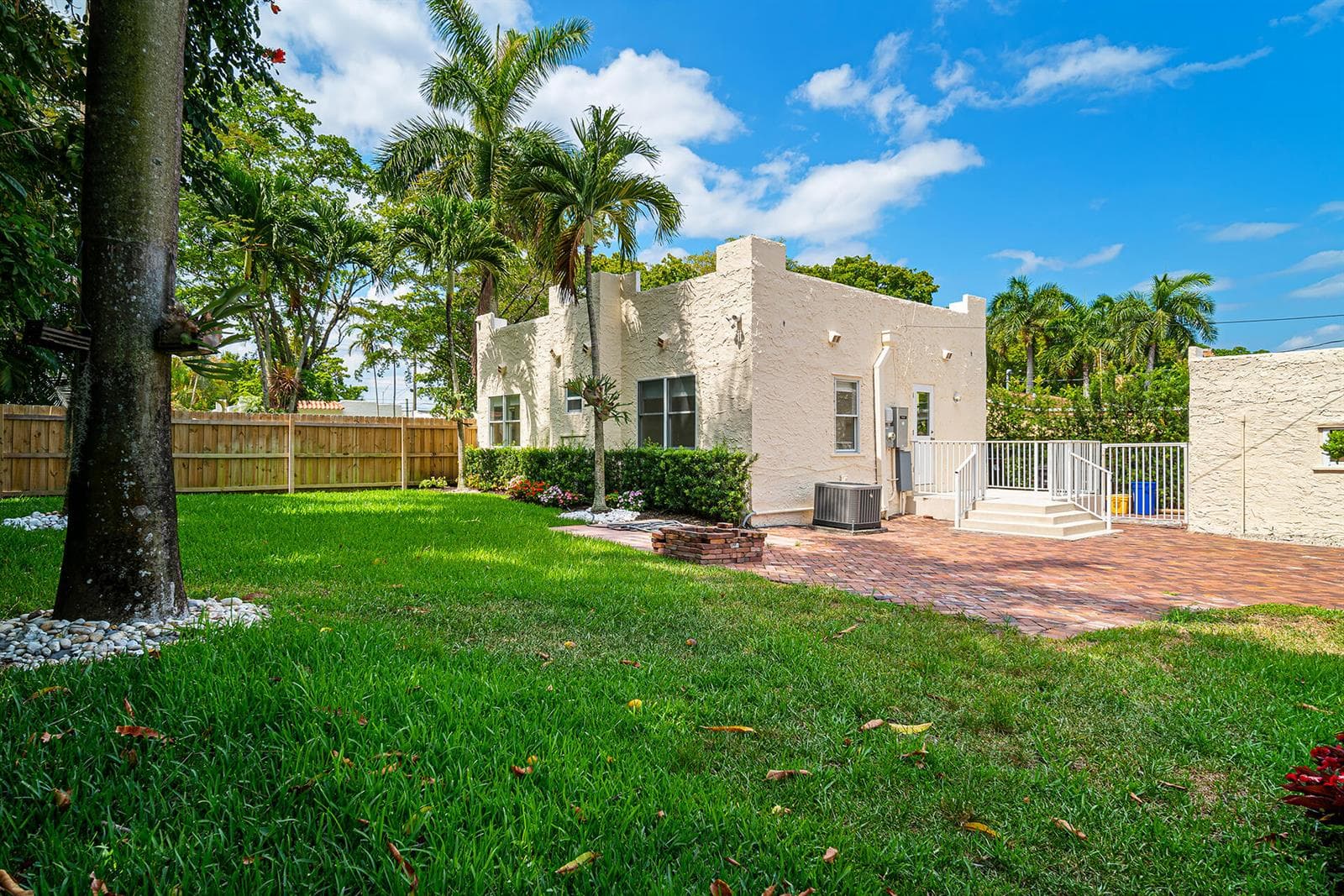 813 Avon Road