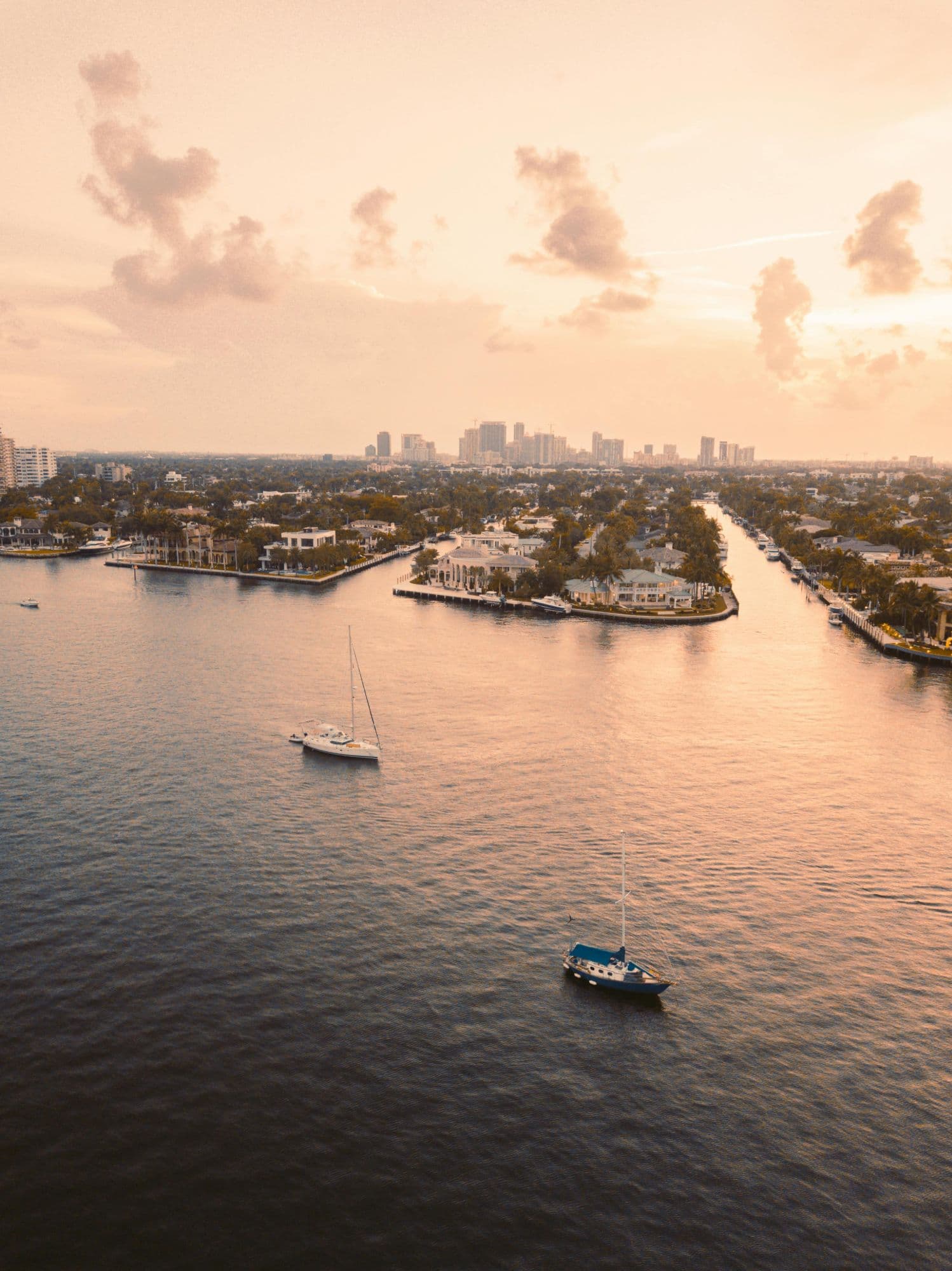 Fort Lauderdale intracoastal at sunset with downtown skyline