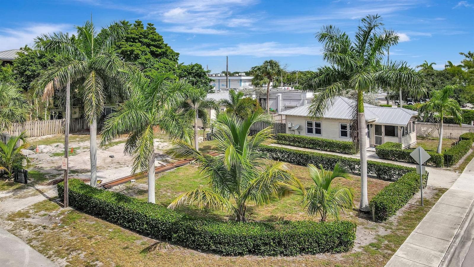 11 SW 11th Avenue