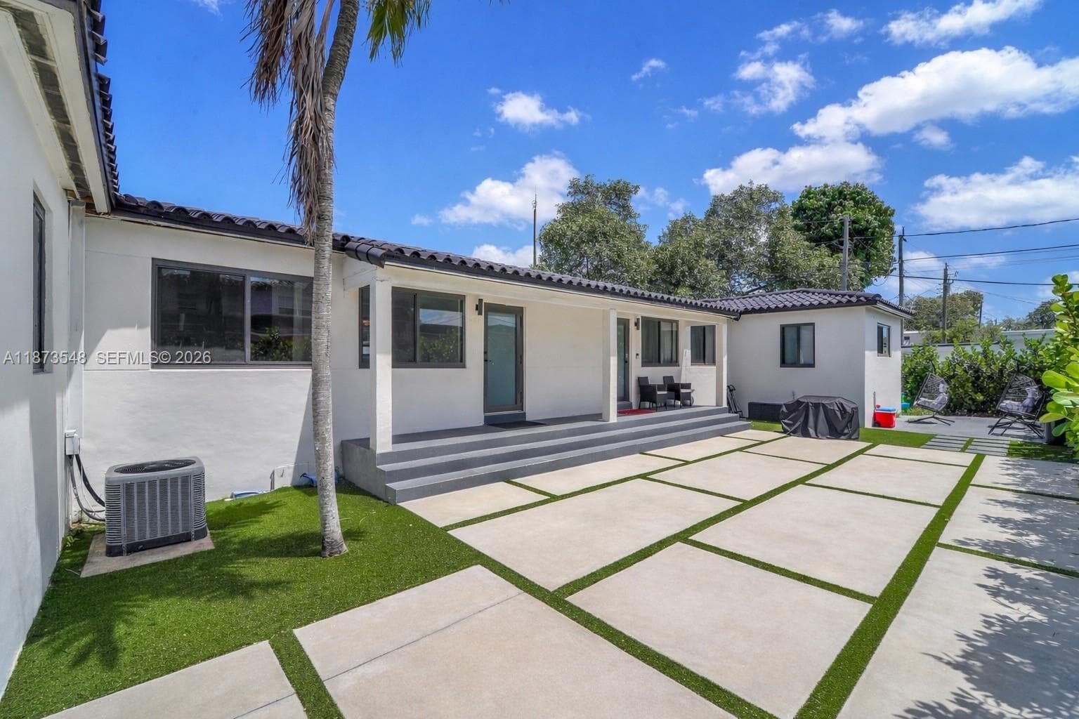 621 SW 33RD AVENUE