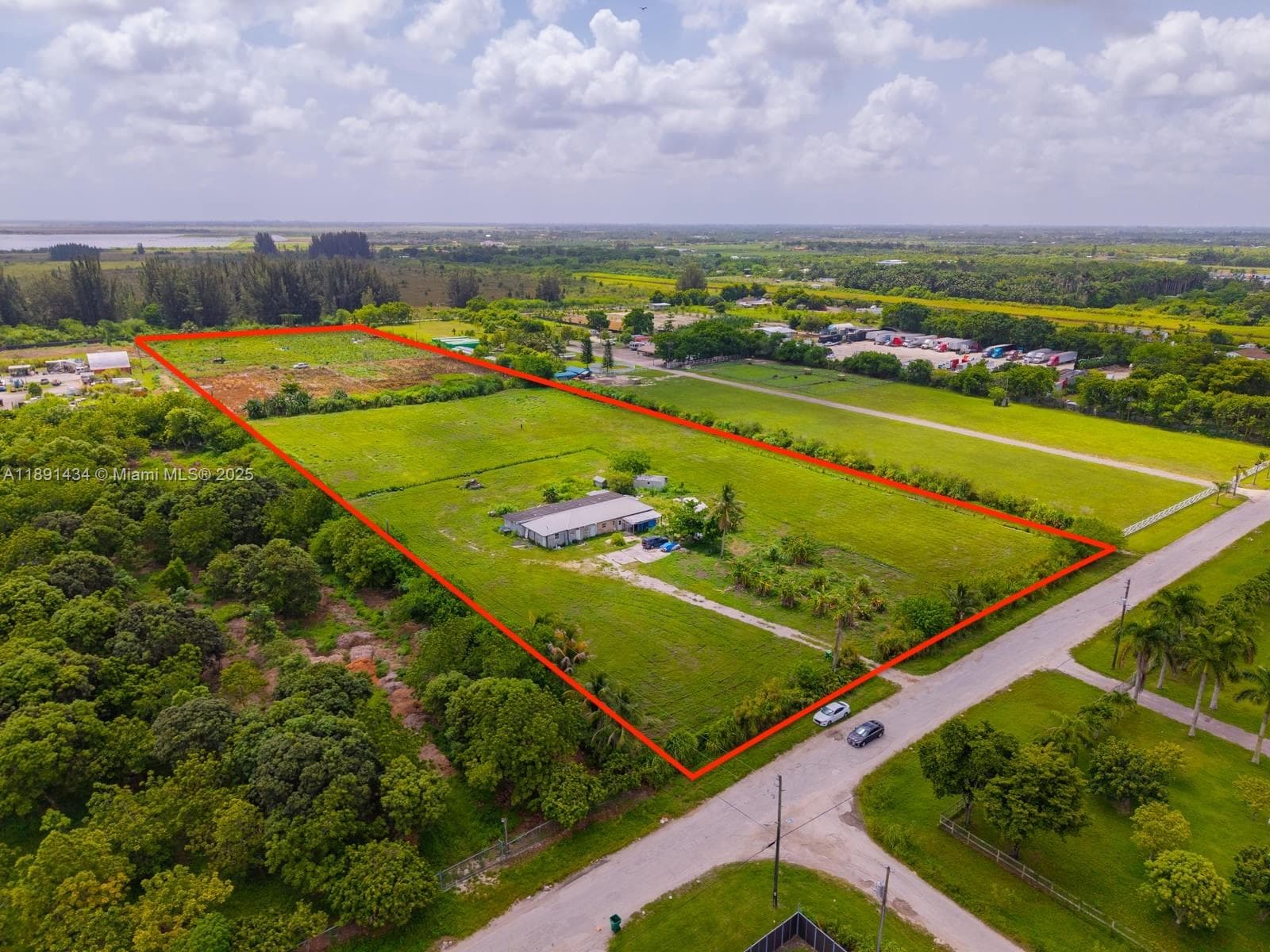 10 Acres of Land for Sale – Exceptional Investment Opportunity
