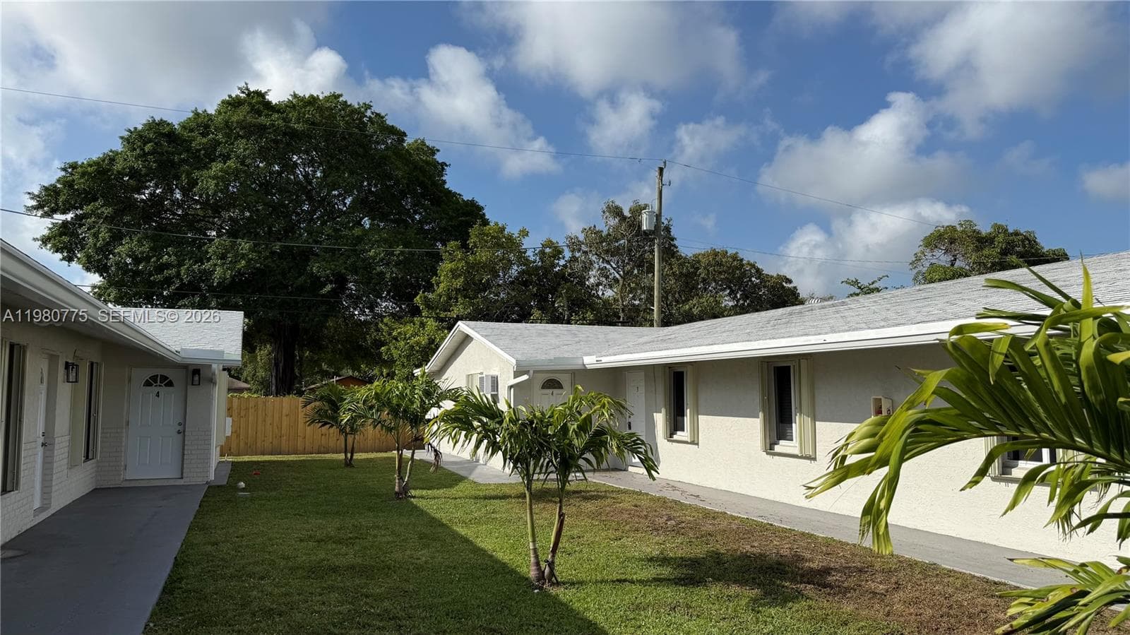 220 NW 12th St