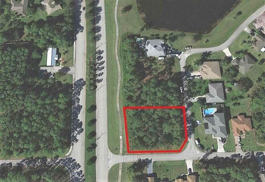 1110 SW East Louise Circle