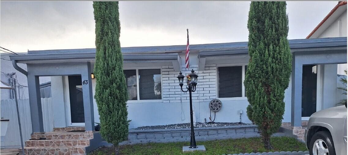 41 NW 33rd Avenue