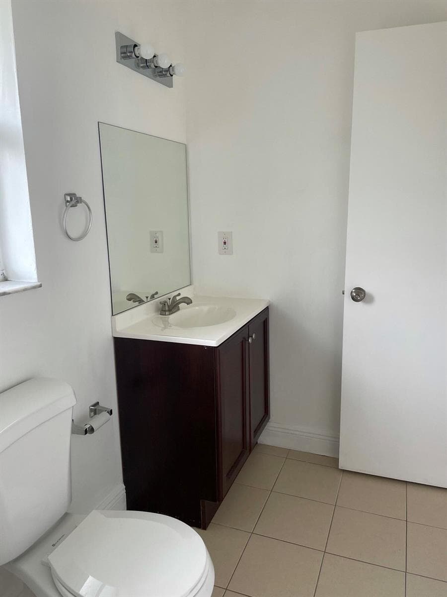 1990 SW 9th Street # 2
