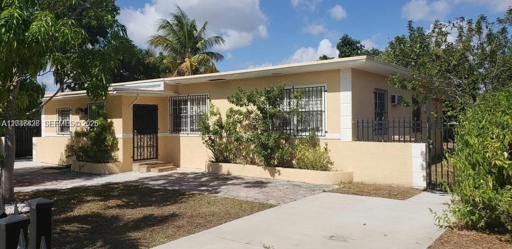 1079 NW 112th Ter