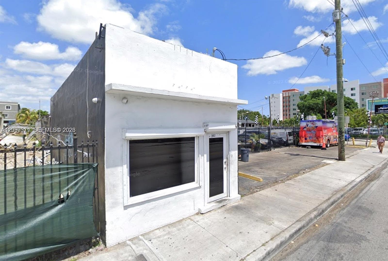 2045 NW 36th St