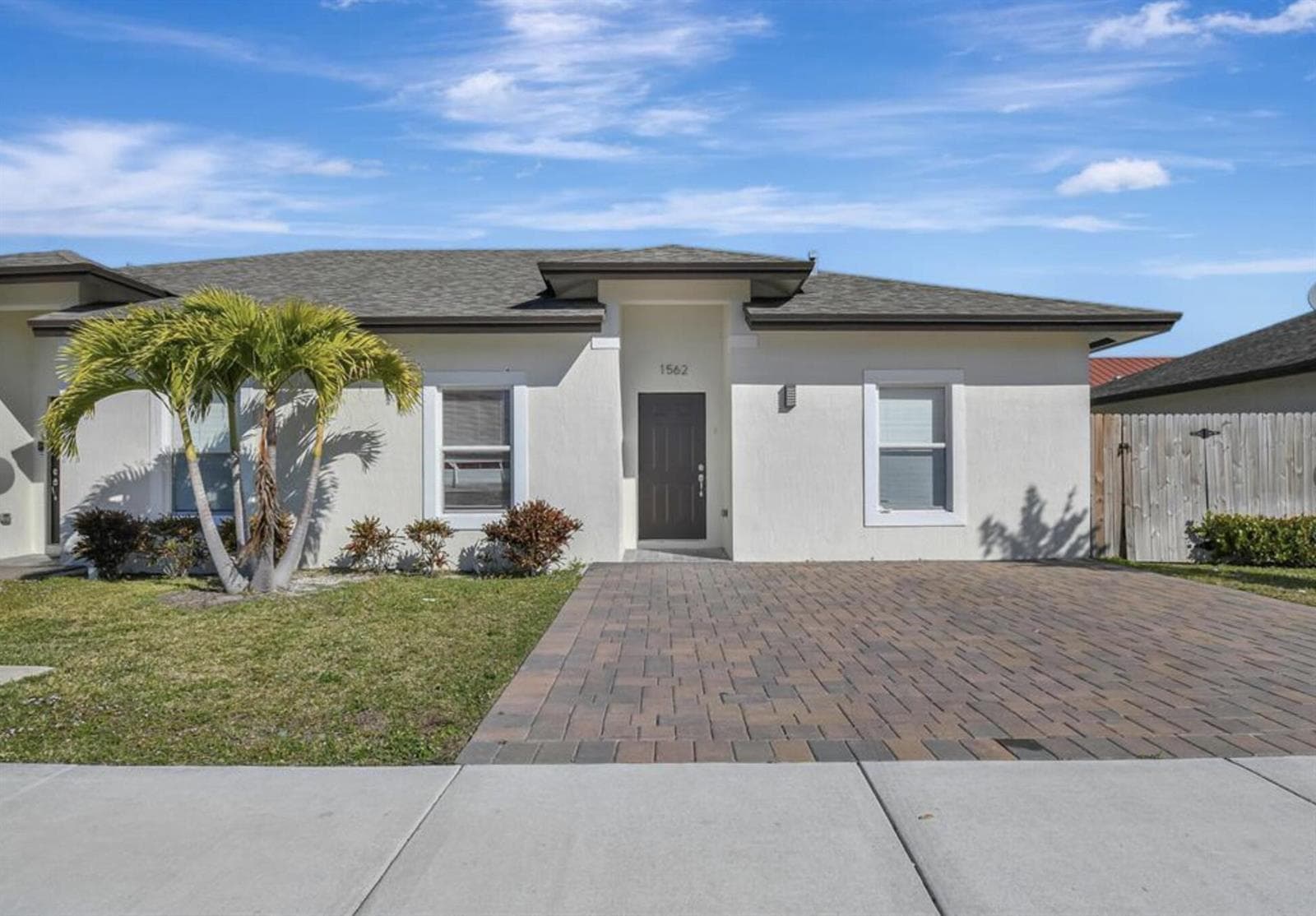 1562 W 26th Court