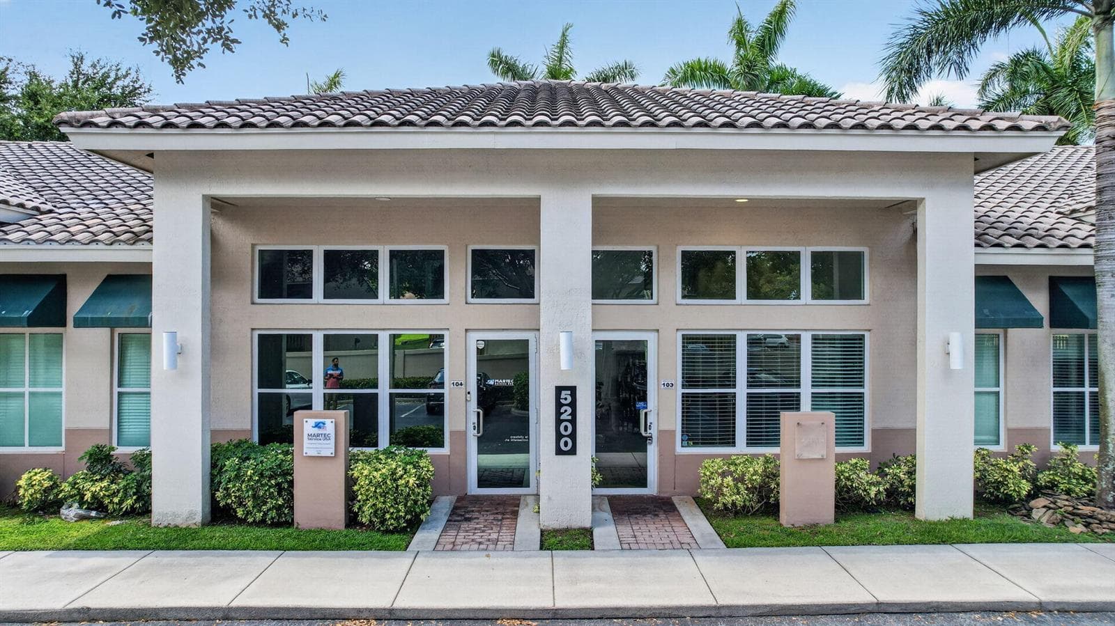 5200 S University Drive # 103a