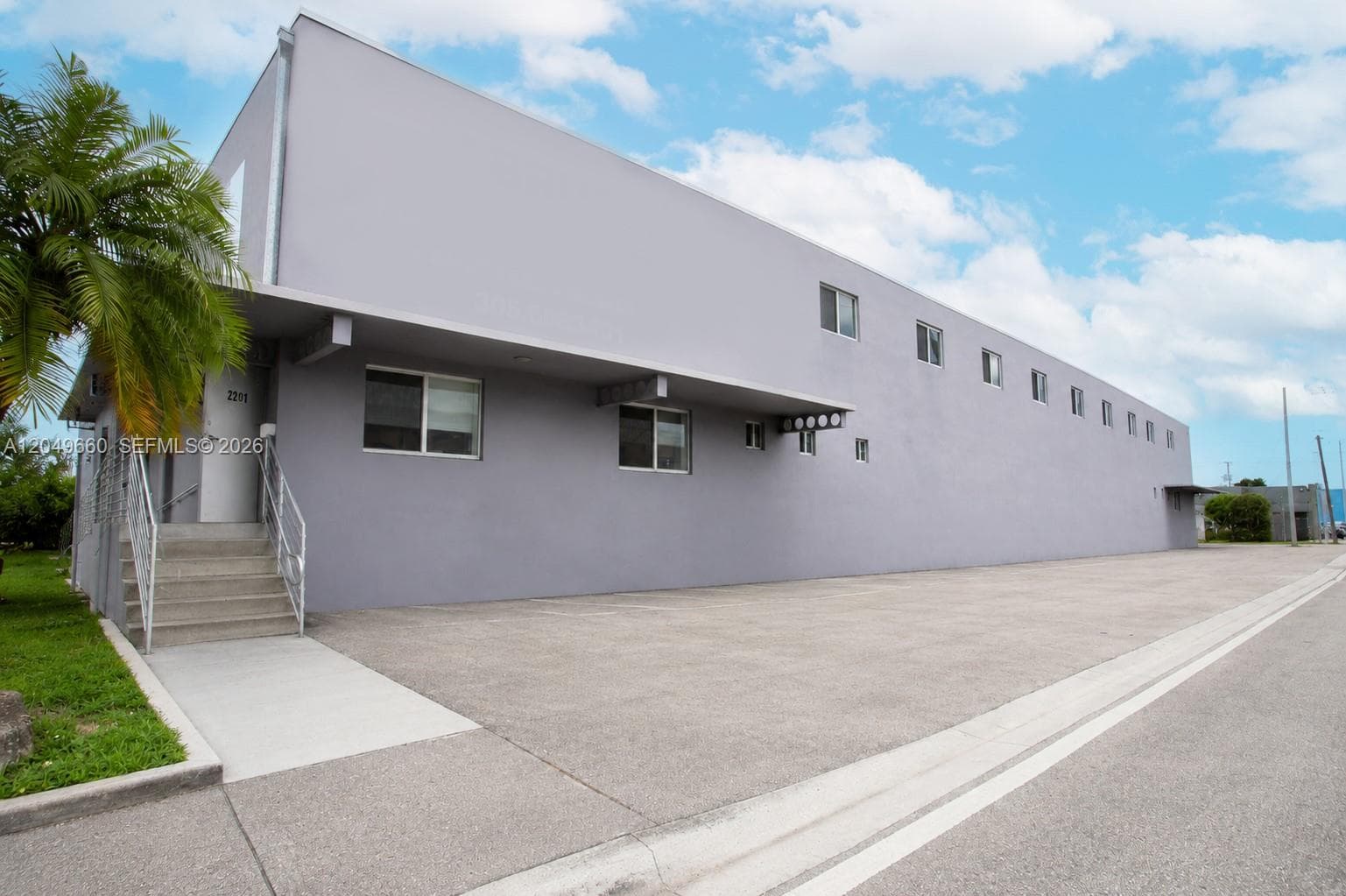 2290 W 8th Ave