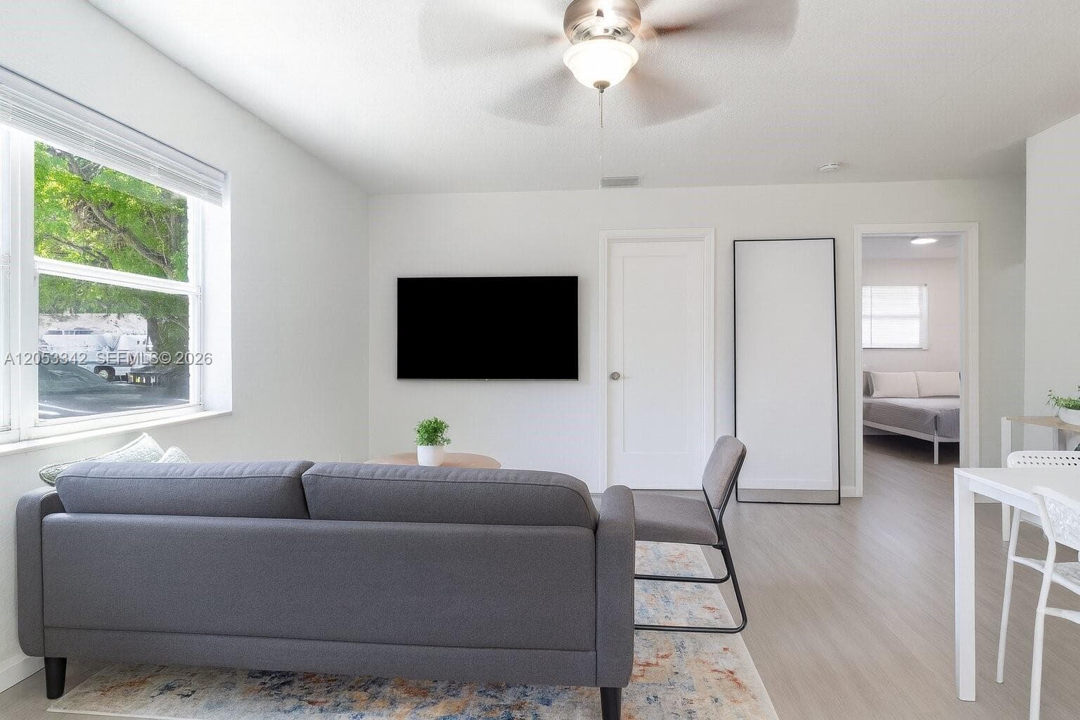 605 SW 14th Ter