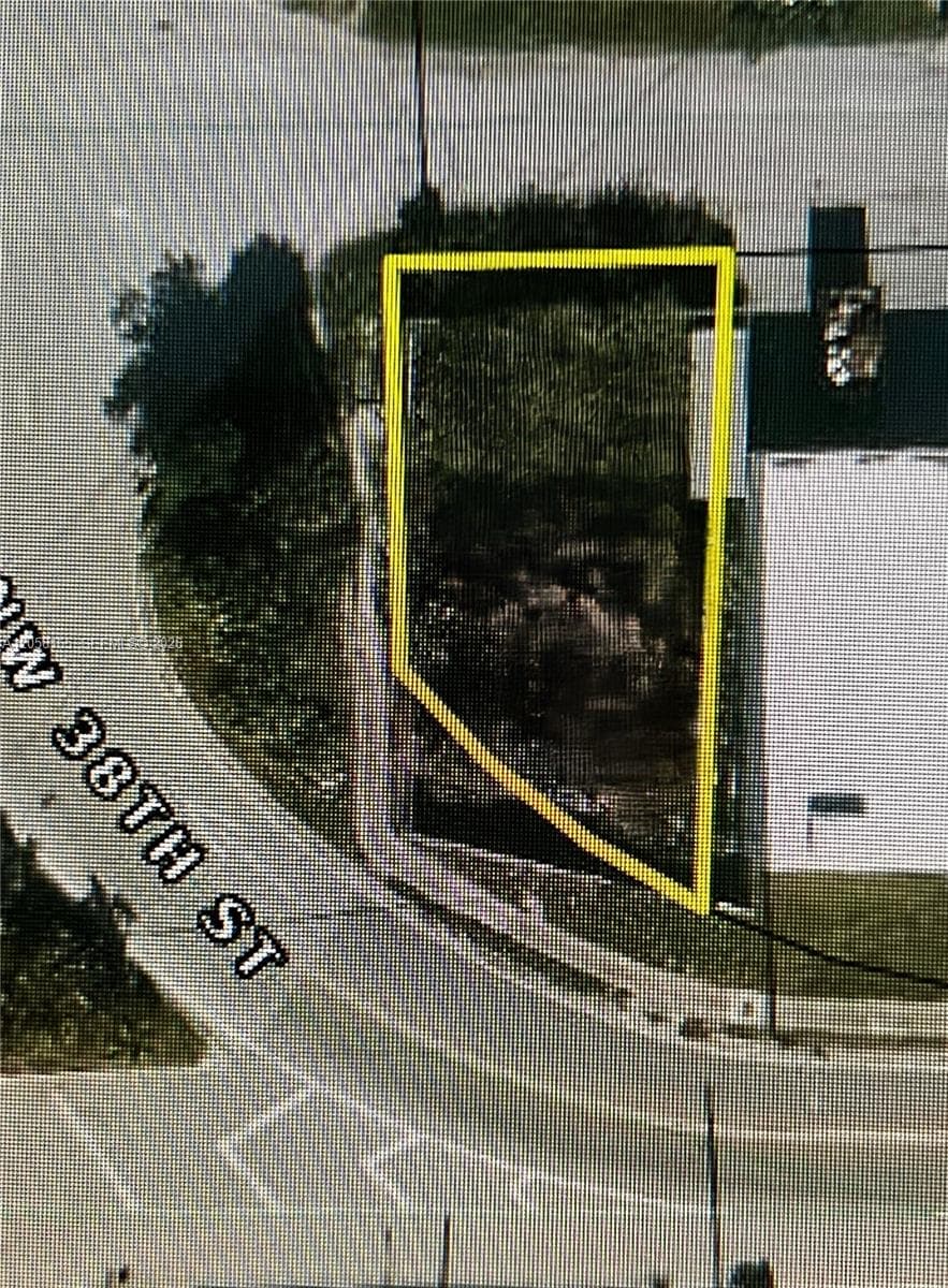 2781 NW 38th St