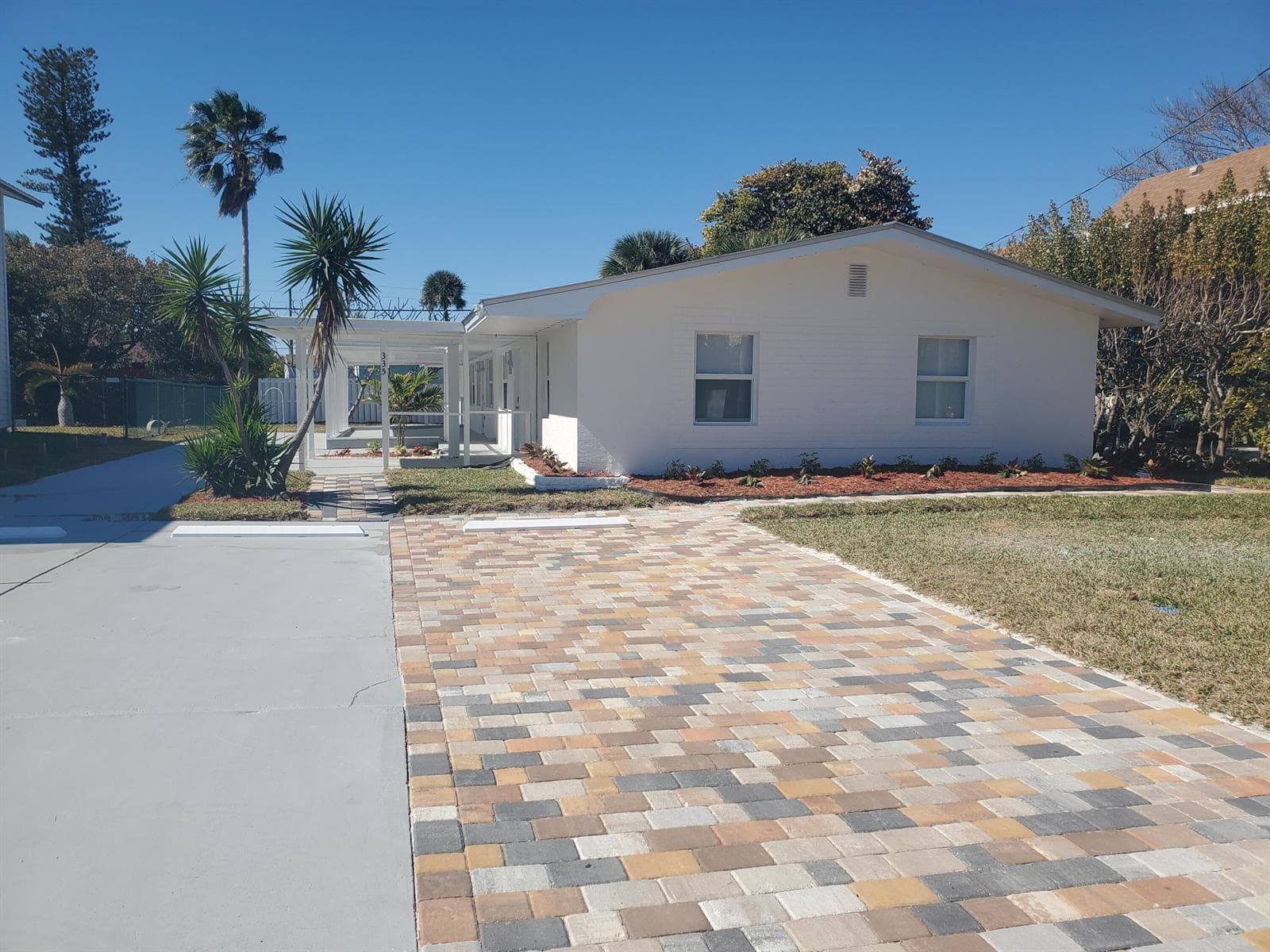 335 HERNANDO Street