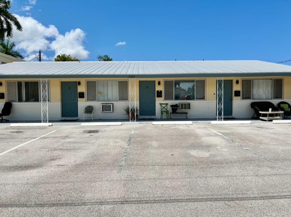 1241 SE 3RD Street # 4