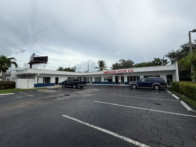 595 W Prospect Rd