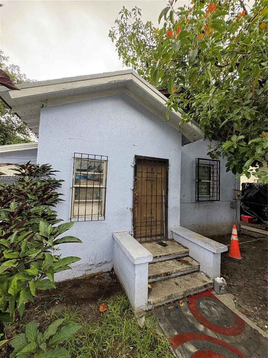 7822 NE Miami Ct