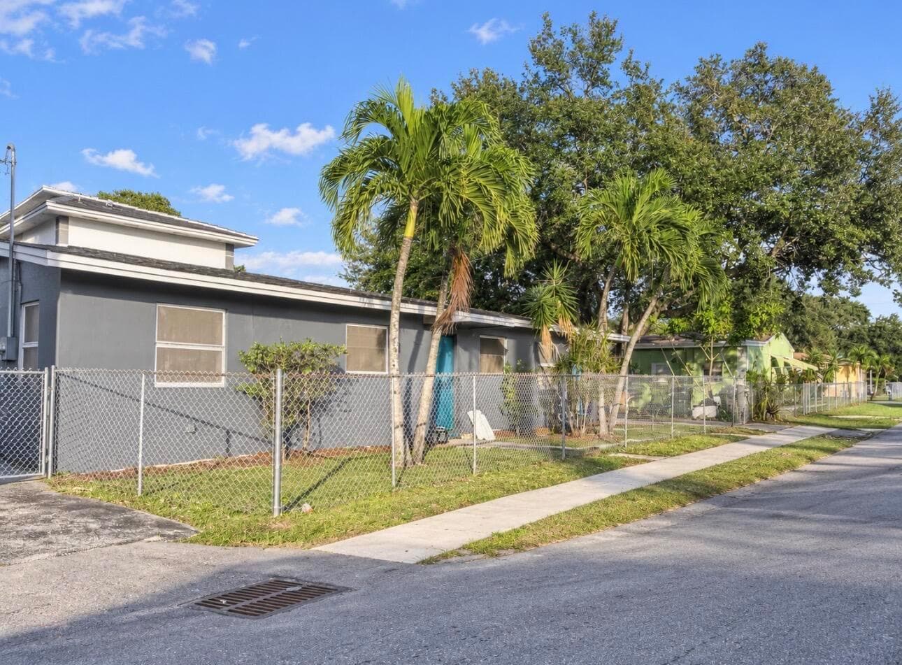 800 NW 16TH Avenue # 2